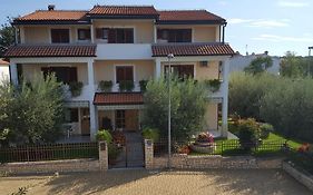Ulika Rooms & Apartments